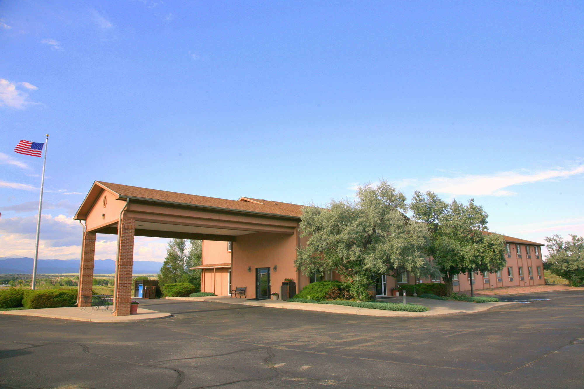 Super 8 By Wyndham Florence Co Exteriör bild